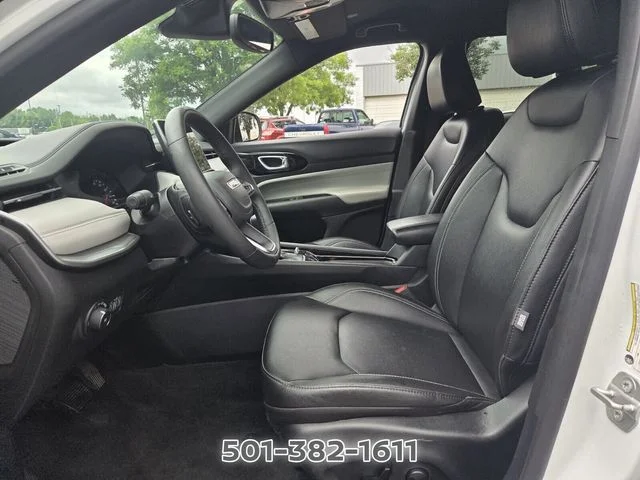 Used 2025 White Jeep Limited image 10