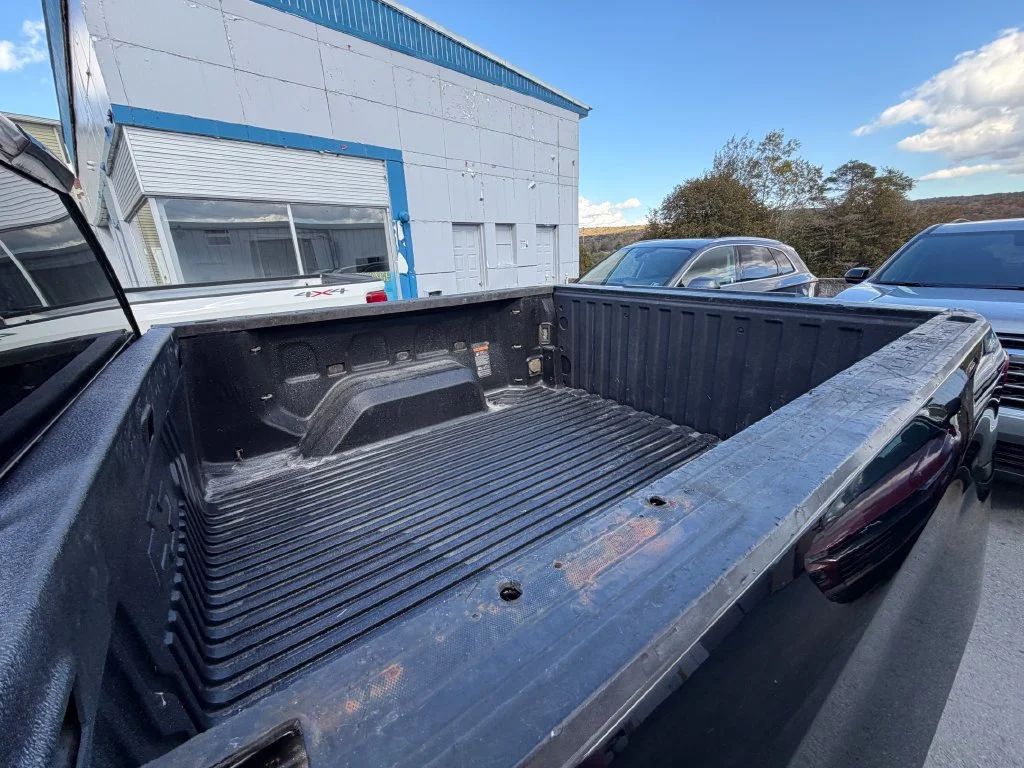 Used 2021 BLACK Chevrolet Custom image 11