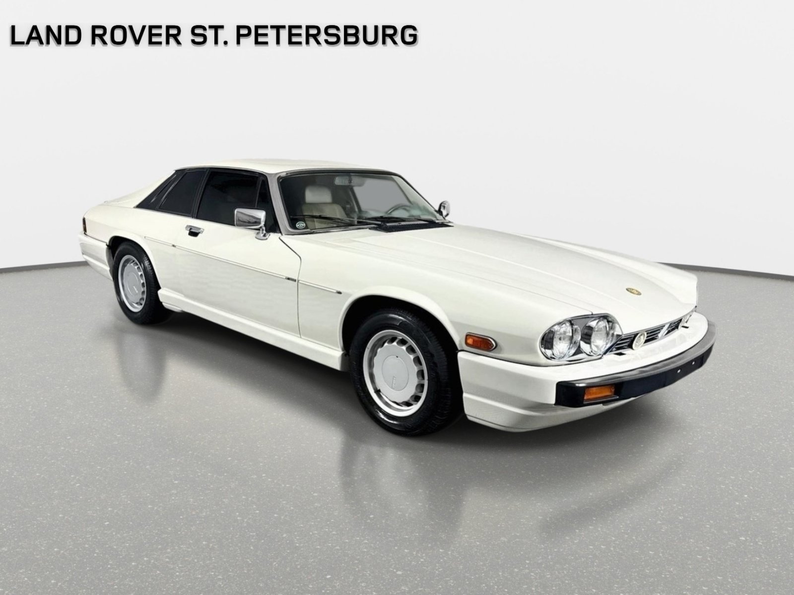 Used 1991 White Jaguar V12 image 3