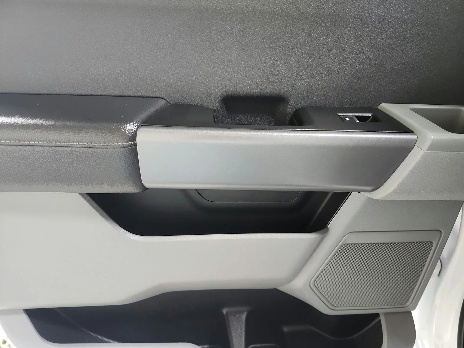 Used 2025 White Ford XLT image 37