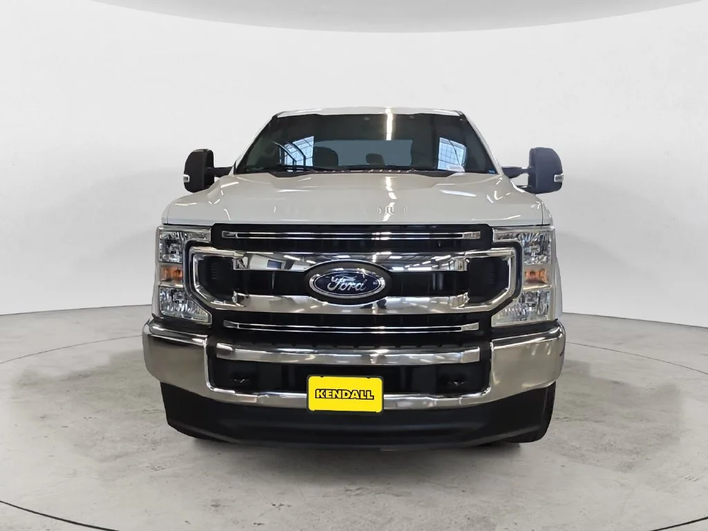 Used 2022 White Ford XL image 3