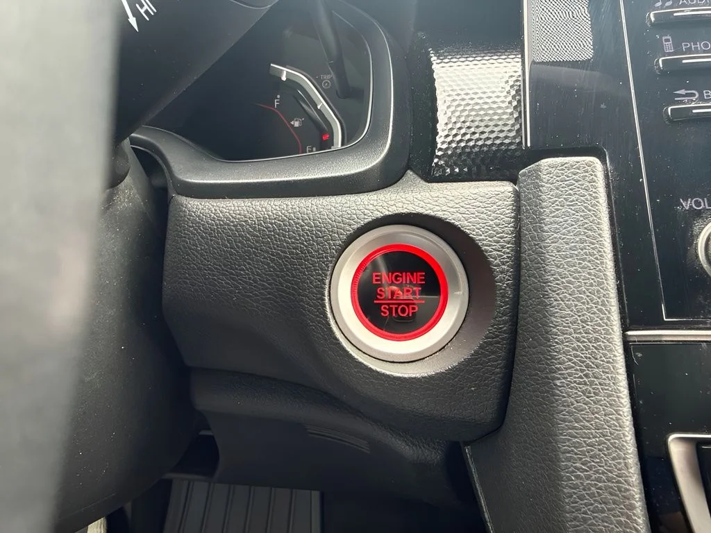 Used 2021  Honda Sport image 12