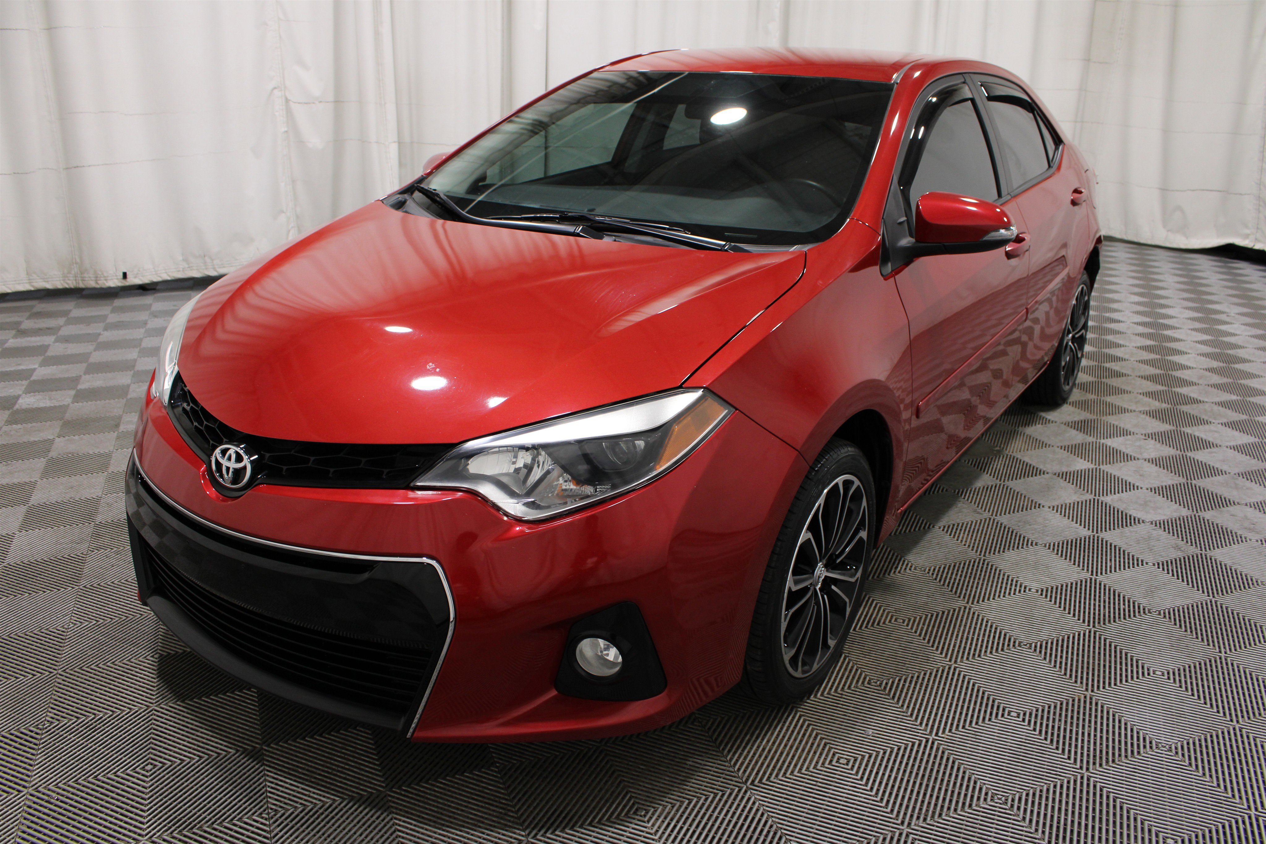 Used 2015 Red Toyota S Plus image 33