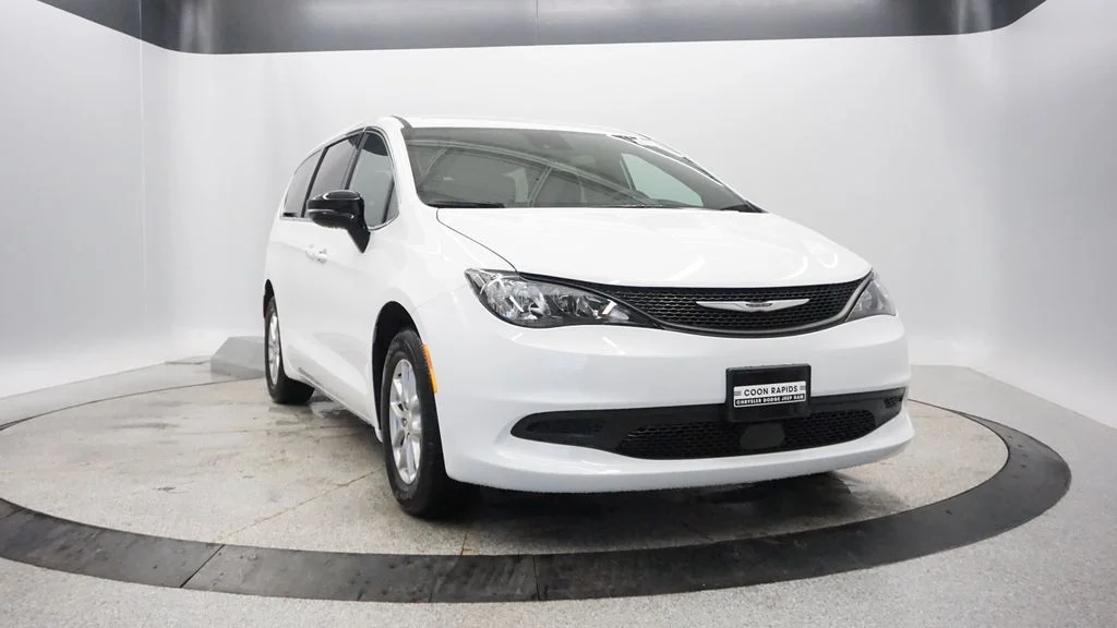 New 2026 Bright White Clear-Coat Exterior Paint Chrysler LX image 14