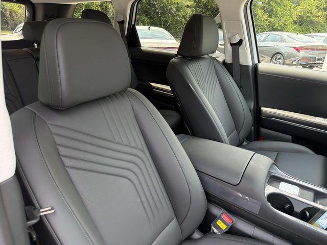 New 2026 White Hyundai Blue SEL 8P image 15