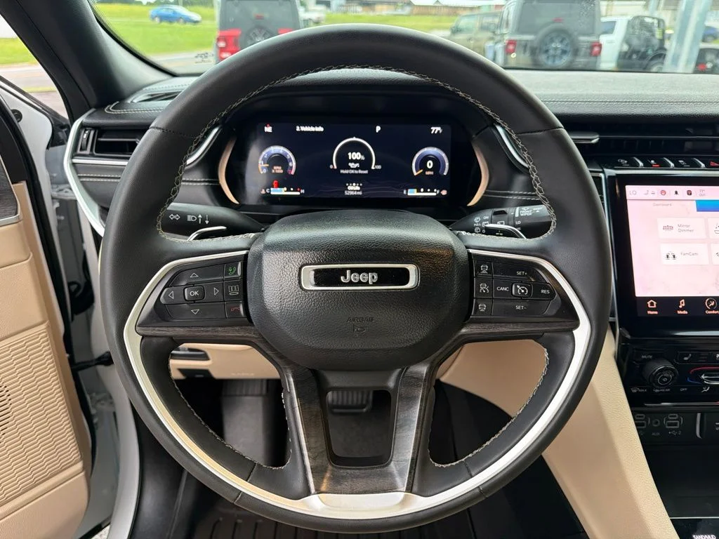 Used 2024 White Jeep Limited image 59