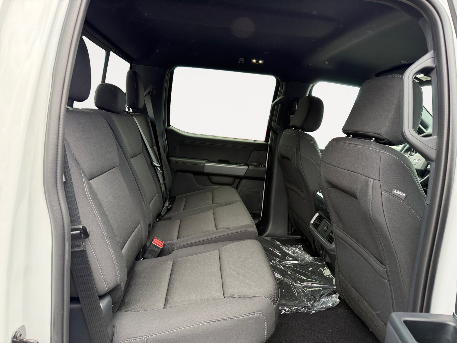 New 2026 OXFORD WHITE Ford XLT image 18