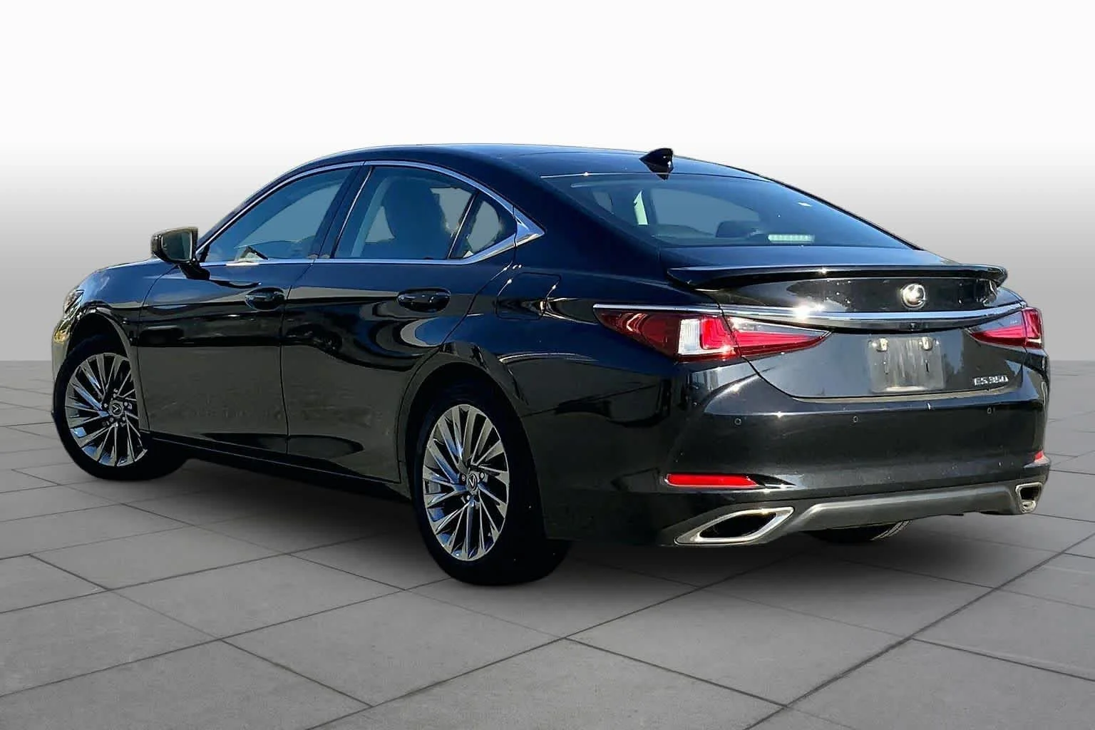 Certified Used 2024 Caviar Lexus Ultra Luxury image 12