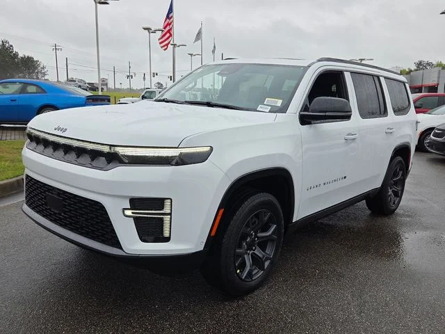 New 2026 Bright White Clear-Coat Exterior Paint Jeep Limited image 3