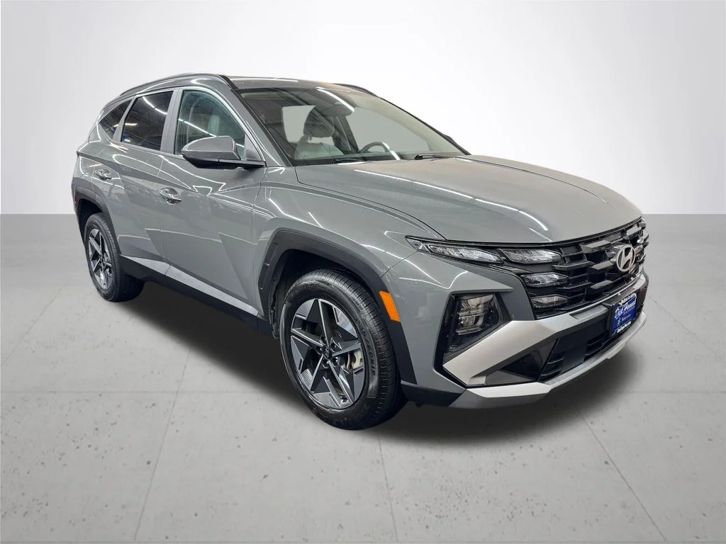 Used 2025 Gray Hyundai SEL image 9
