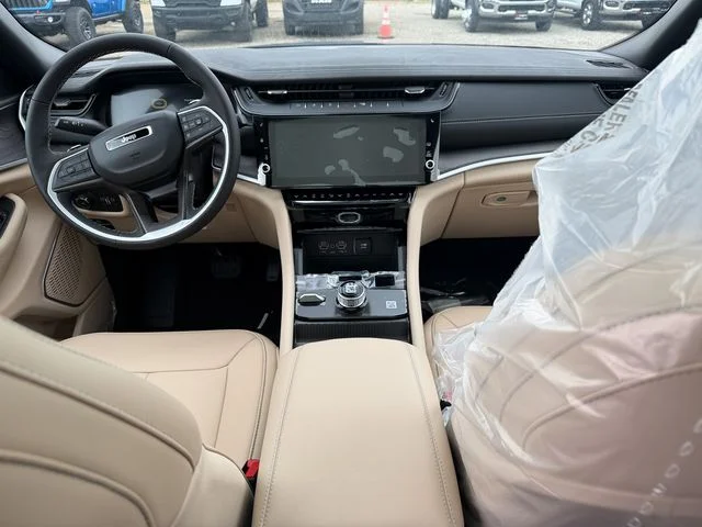 New 2026 Velvet Red Pearl-Coat Exterior Paint Jeep Limited image 27