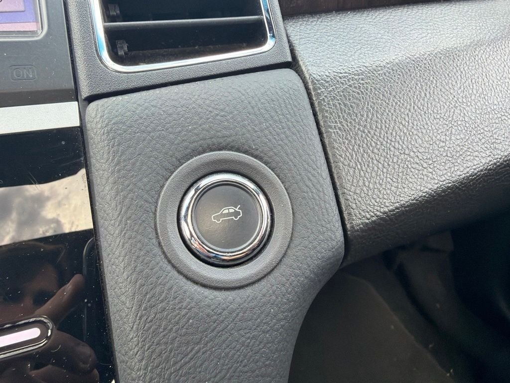 Used 2019 Ingot Silver Ford Limited image 27