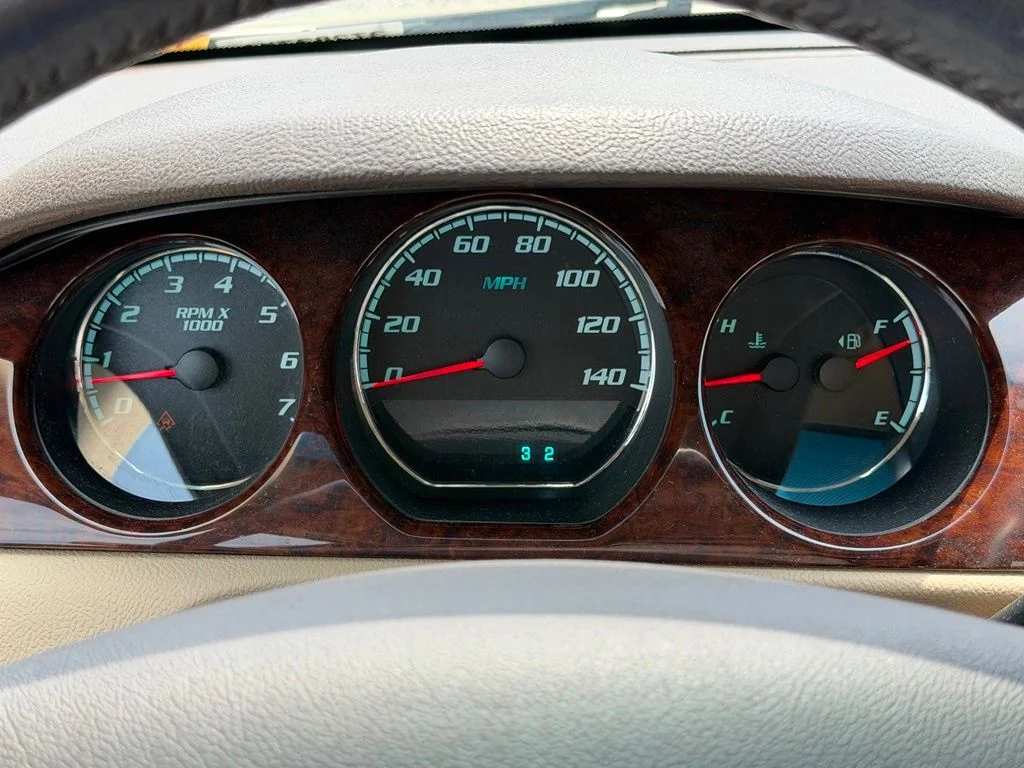 Used 2011 Beige Buick CXL image 34