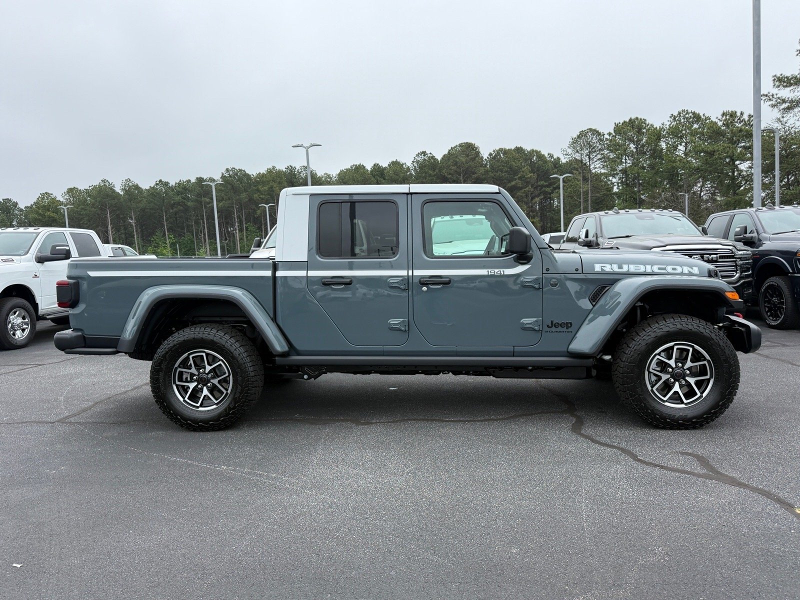 New 2026 Anvil Clear-Coat Exterior Paint Jeep Rubicon 4x4 image 2