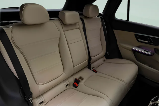 Used 2023 Blue Mercedes-Benz GLC 300 image 23