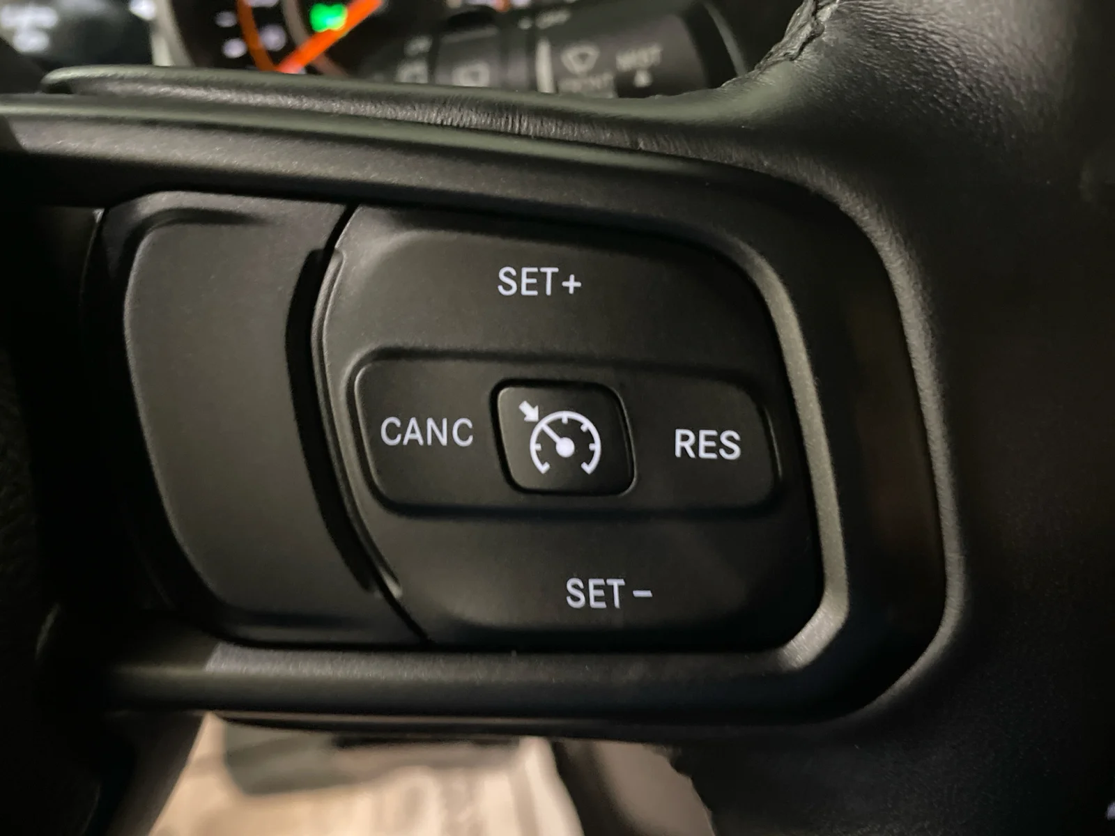 Used 2018 Granite Crystal Metallic Clearcoat Jeep Sport S image 11