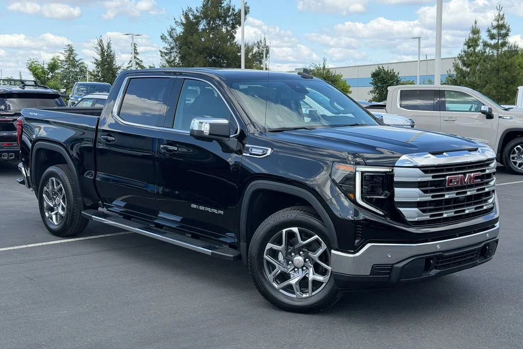New 2026 Onyx Black GMC SLE image 2