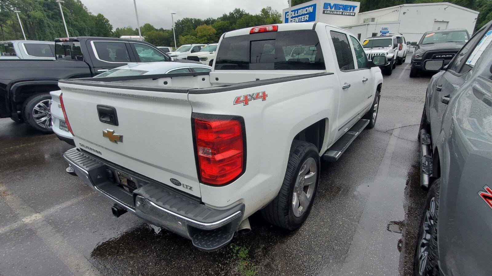 Used 2015 SUMMIT WHITE Chevrolet LTZ image 9
