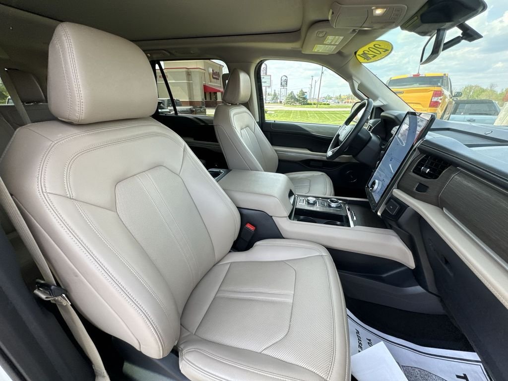 Used 2024 White Ford Limited image 26