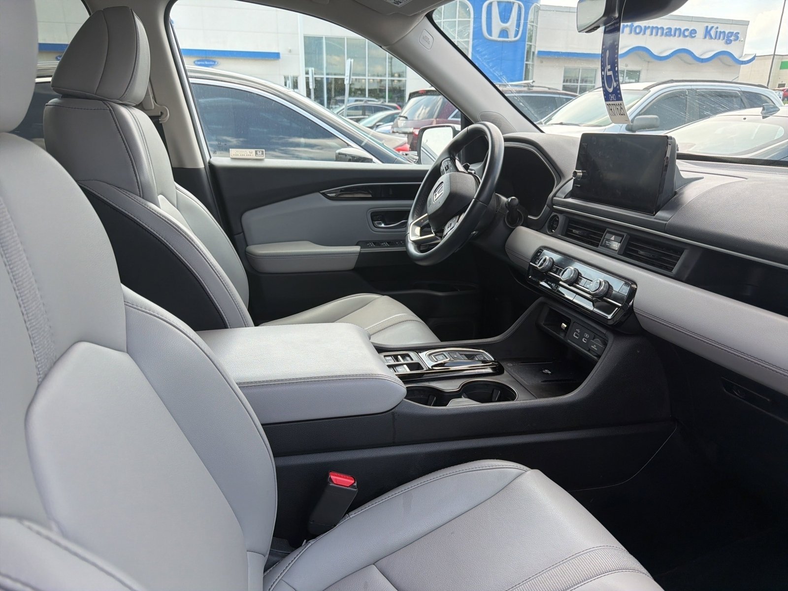 Certified Used 2023 Platinum White Pearl Honda EX-L 8 Passenger image 3