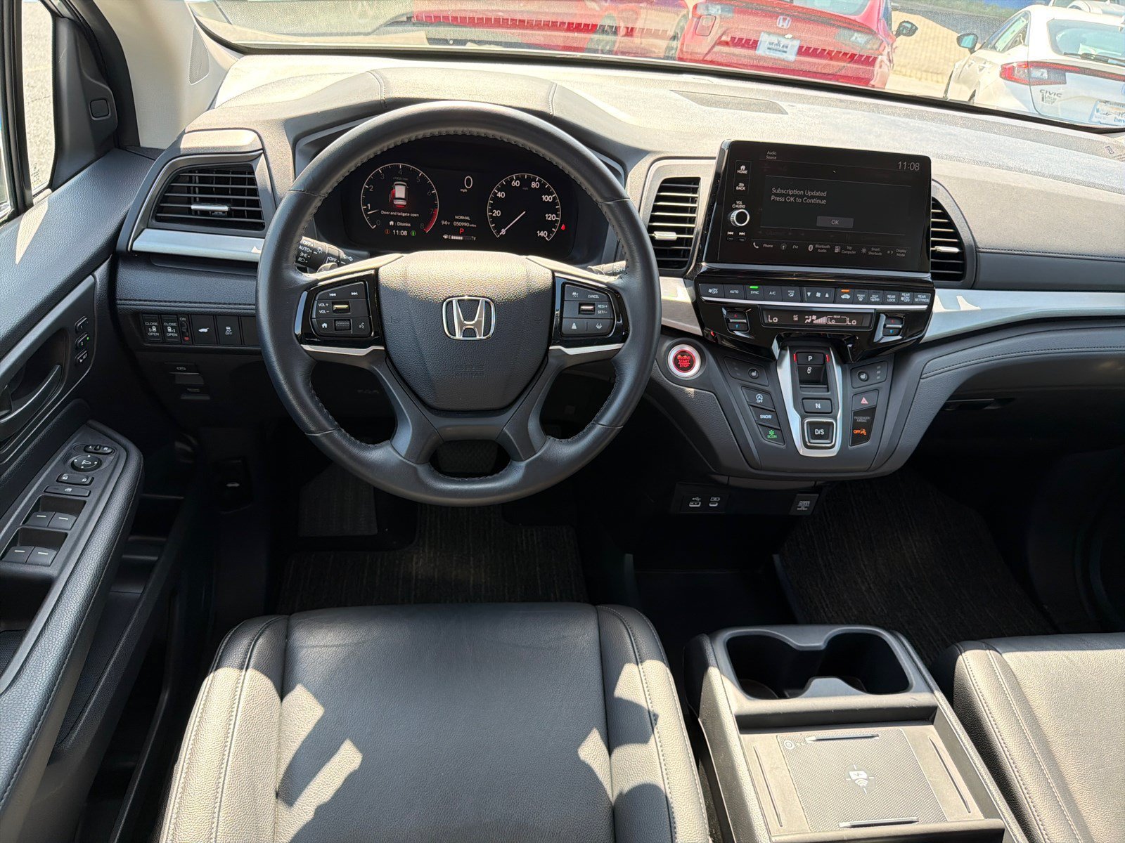 Certified Used 2025 Solar Silver Metallic Honda EX-L image 21