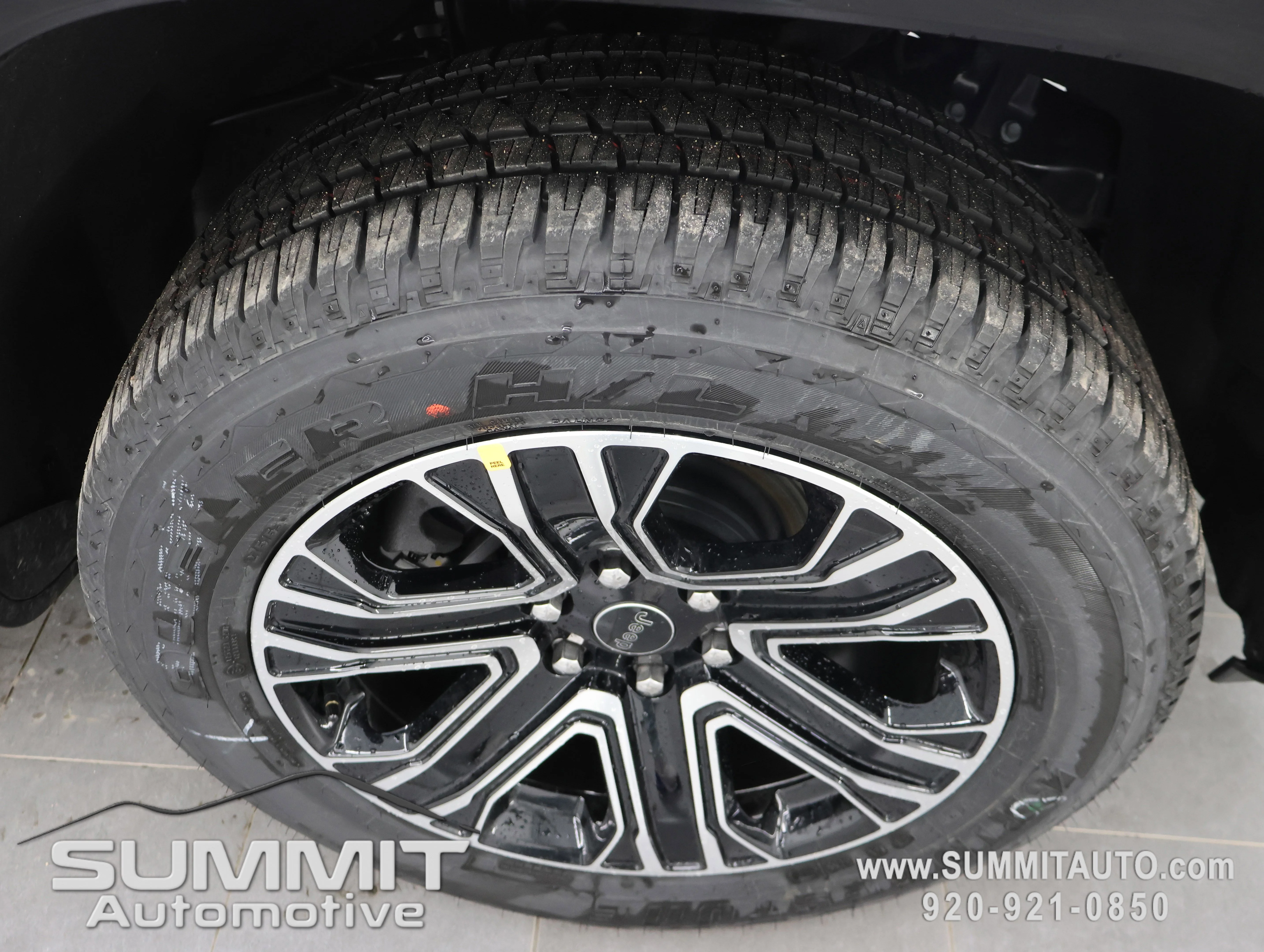 New 2026 Bright White Clear-Coat Exterior Paint Jeep  image 3