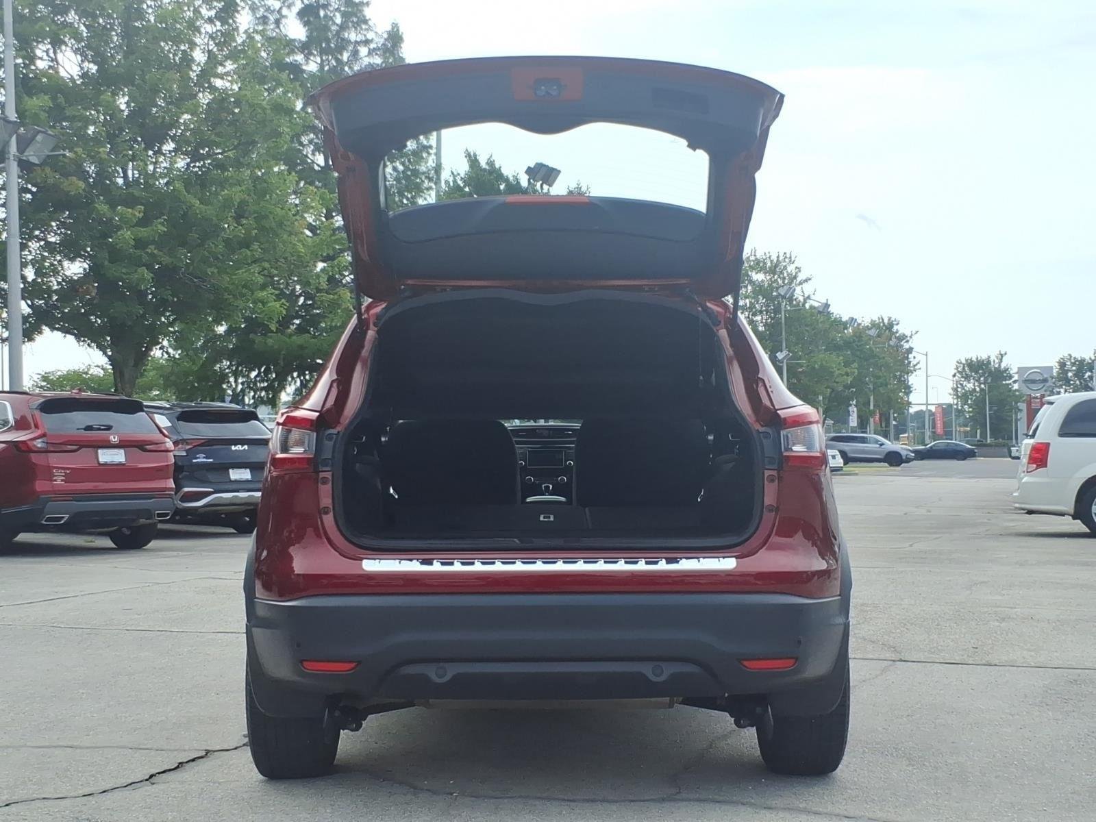 Used 2021 Scarlet Ember Tintcoat Nissan SV image 26