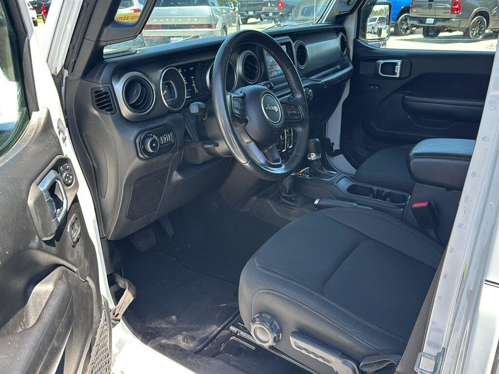 Used 2021 Bright White Clearcoat Jeep Unlimited Sport S image 15