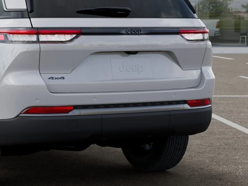 New 2026 Bright White Clearcoat Jeep Laredo Altitude image 13