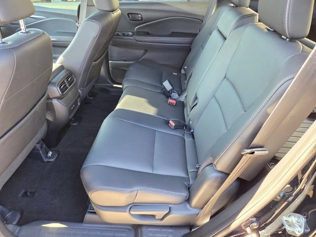 2025 Honda Passport EX-L - Photo 11
