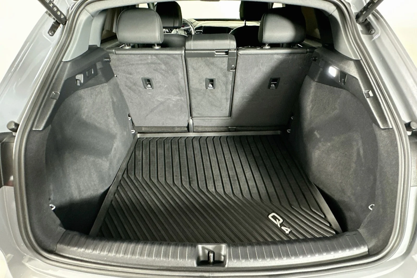 Used 2024 Pebble Gray Audi Premium image 22