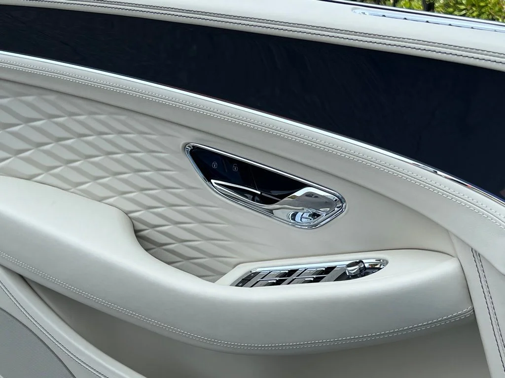 Used 2026  Bentley Azure image 26