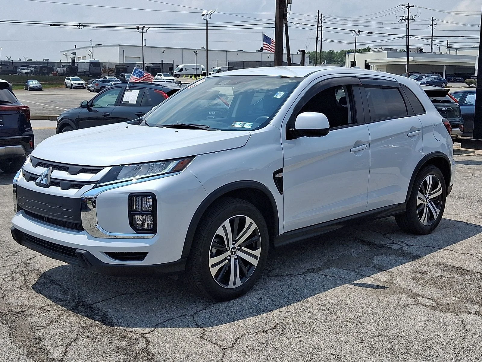 Used 2025 White Mitsubishi 2.0 ES image 6