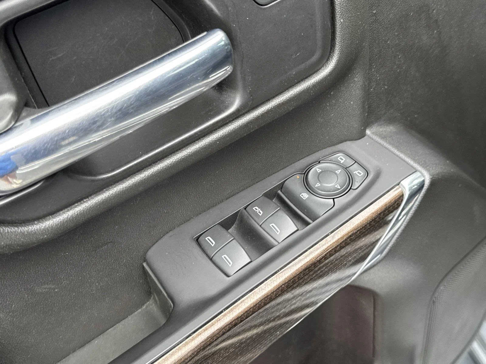 Used 2021 SATIN STEEL METALLIC Chevrolet RST image 18