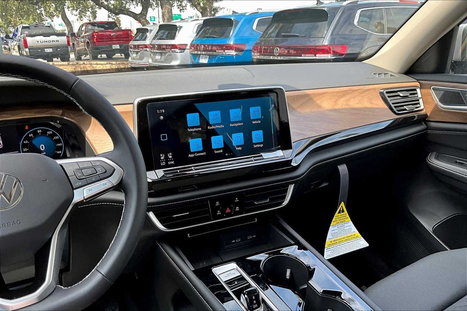 2026 Volkswagen Atlas SE w/Tech - Photo 6