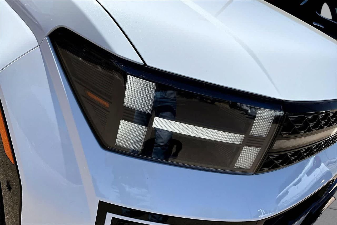 New 2026 Serenity White Hyundai Calligraphy image 13