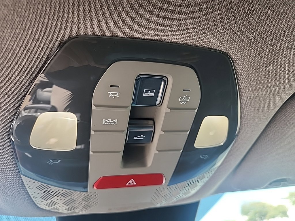 Used 2024 Pebble Kia Land image 24