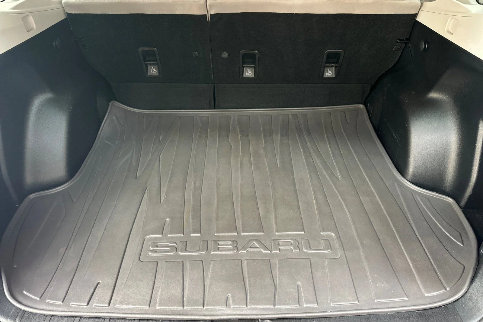 Used 2016 Gray Subaru 2.5i Premium image 19