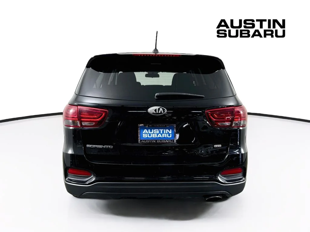 Used 2019 Black Kia L image 6