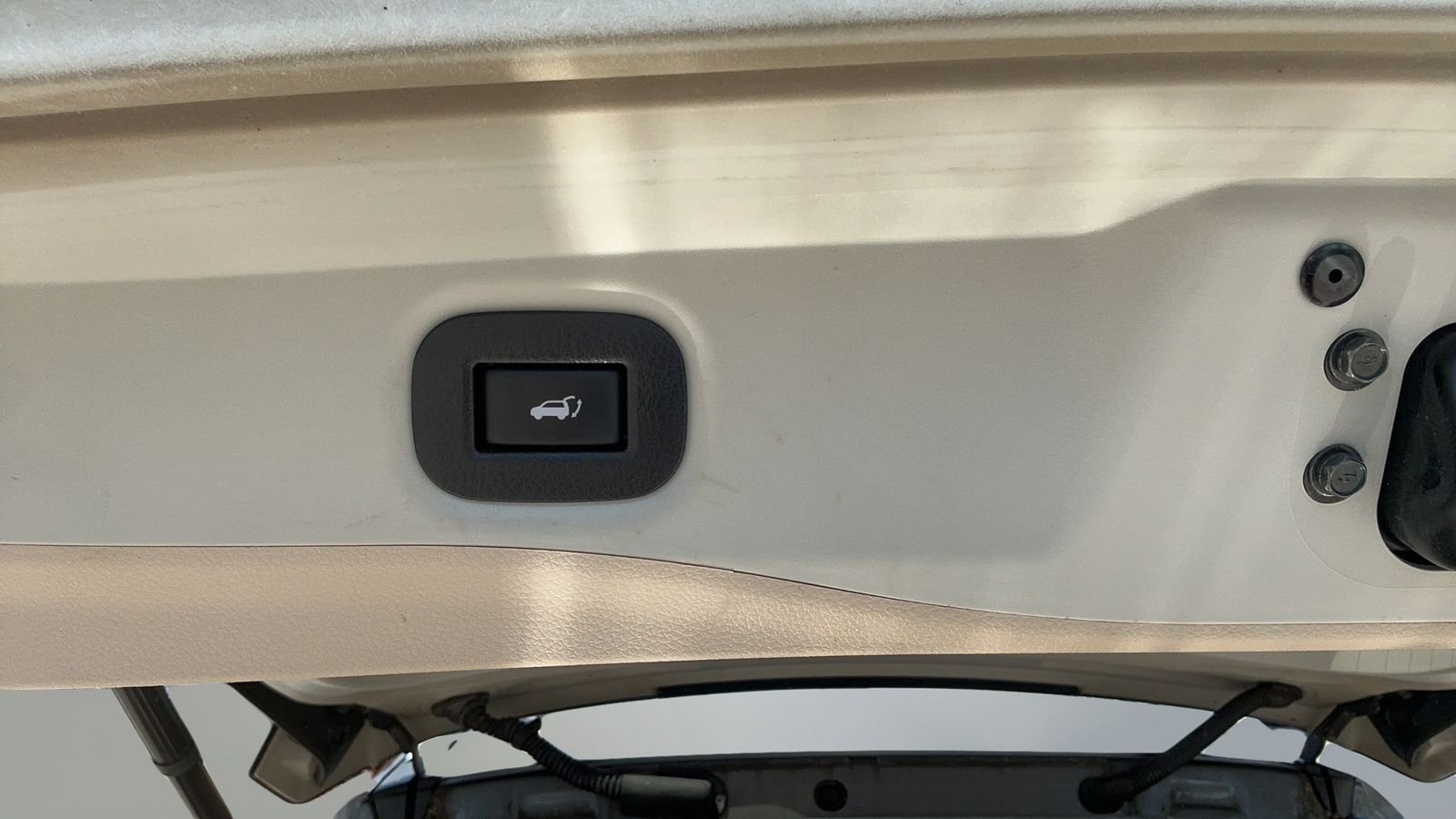 Used 2017 Gray Nissan SL image 16