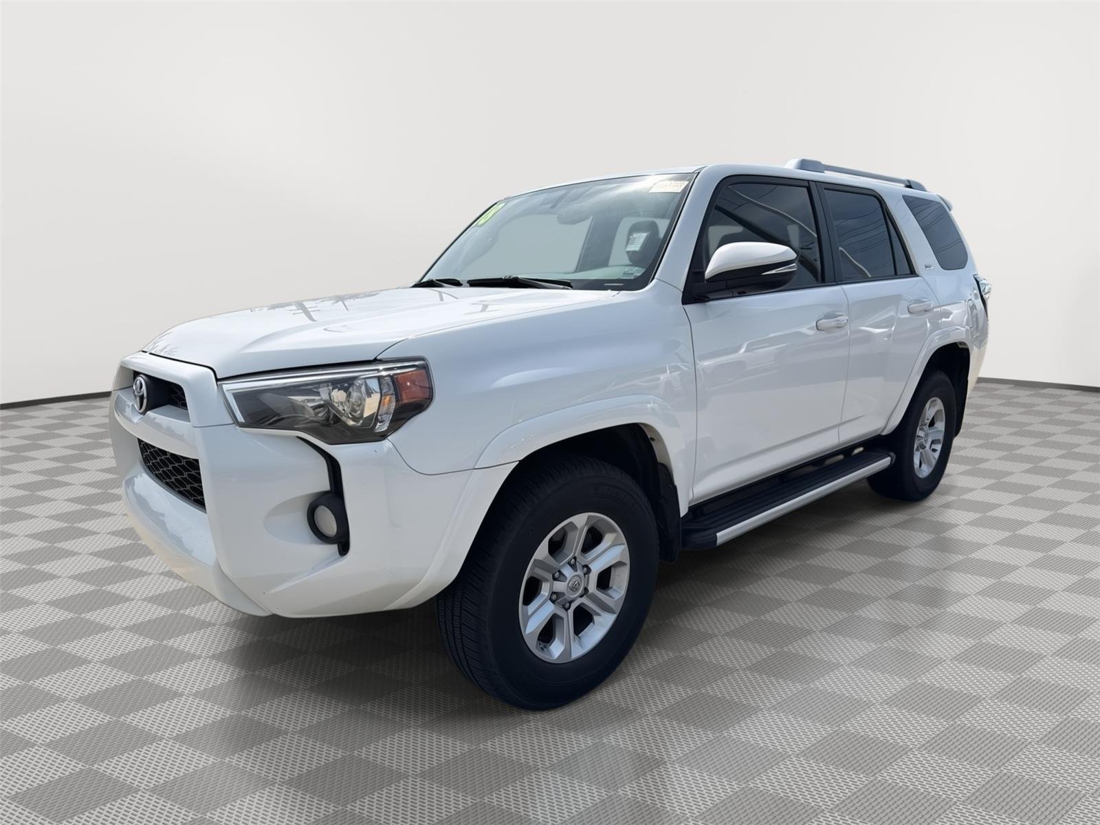 Used 2018 Super White Toyota SR5 Premium image 2