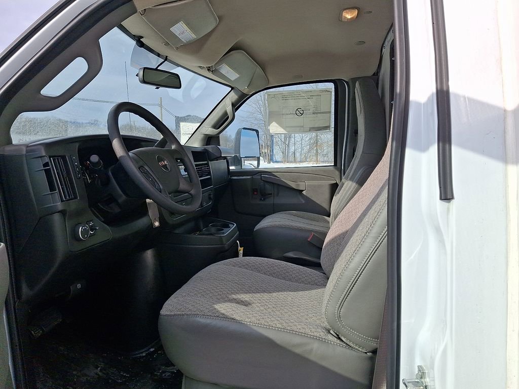 New 2025 Summit White GMC 2WT image 10