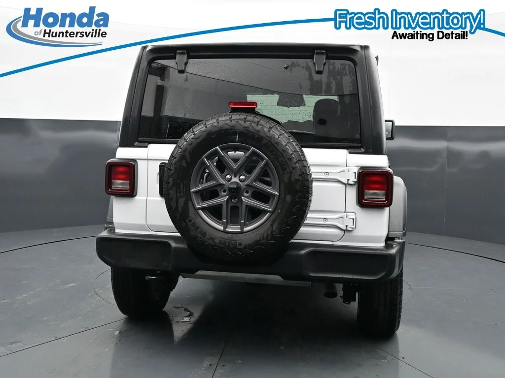 Used 2025 Bright White Clearcoat Jeep Sport S image 8