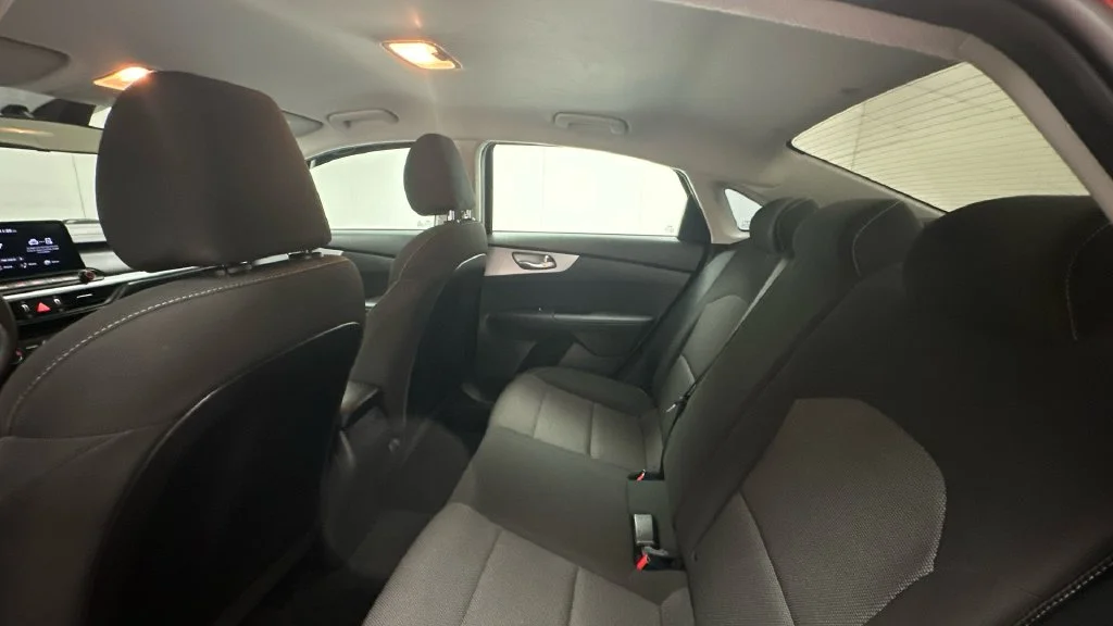 Used 2023 Red Kia LXS image 10