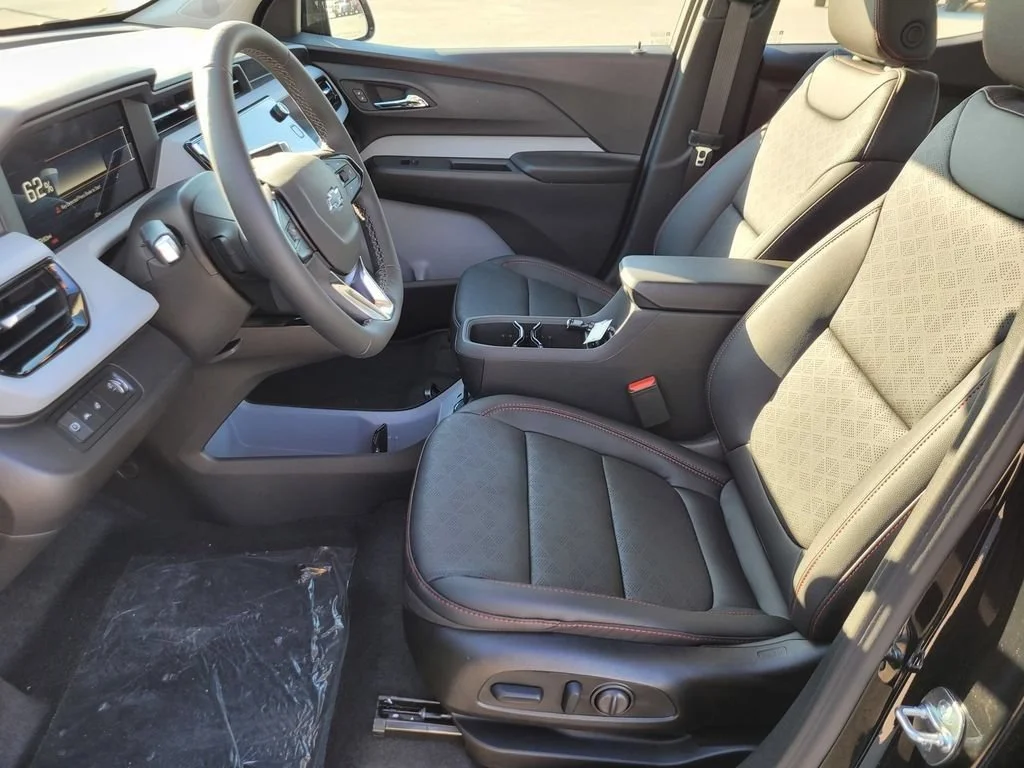 2027 Chevrolet Bolt RS - Photo 11