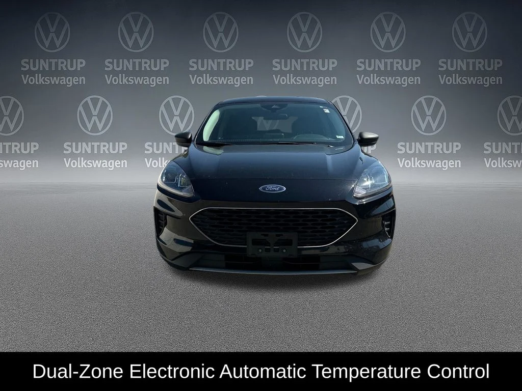 Used 2022 Black Ford SE image 11