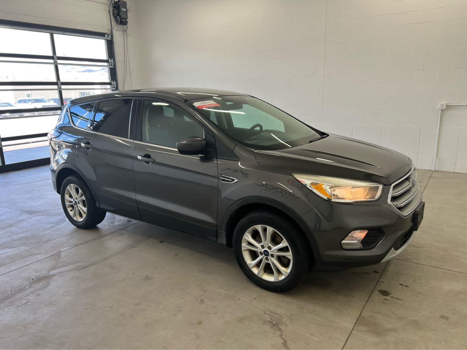 Used 2017 Magnetic Ford SE image 5