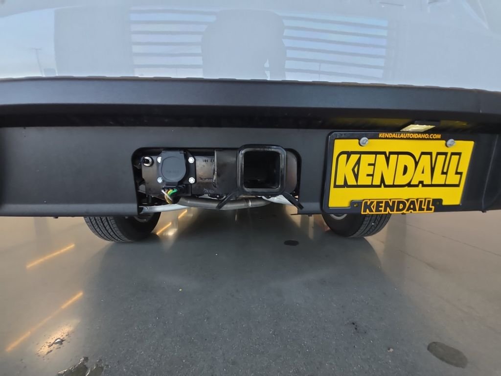 Used 2025 White Ford XLT image 27