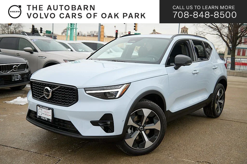 2026 Volvo XC40 B5 Plus Dark AWD's photo
