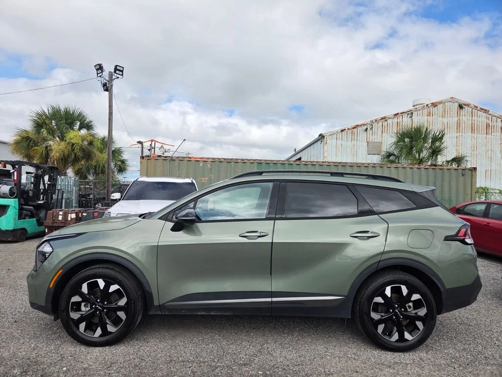 Used 2023 Green Kia X-Line image 2